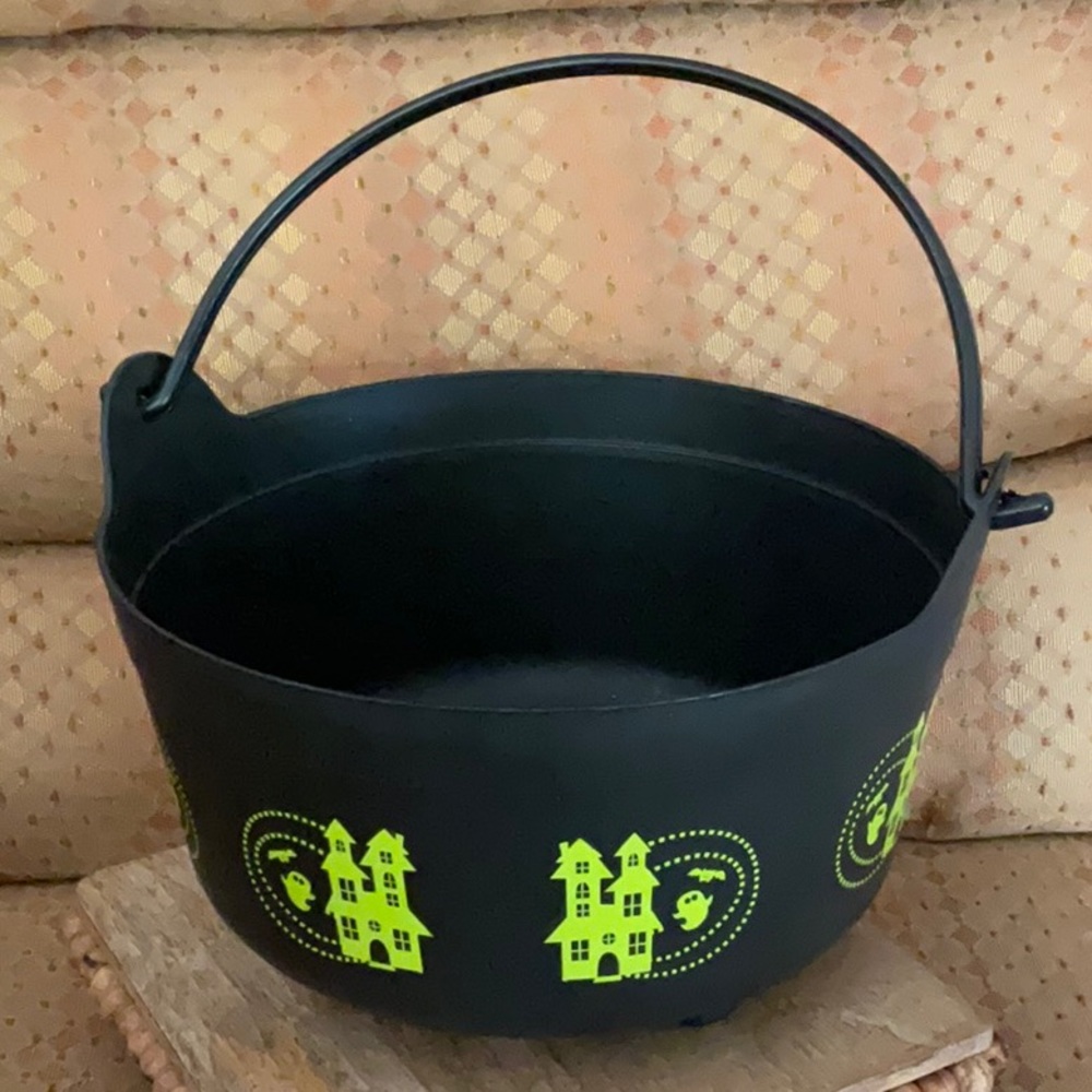 🌸3 for $18🌸 Halloween Bats, Ghosts & Haunted Houses Candy Cauldron